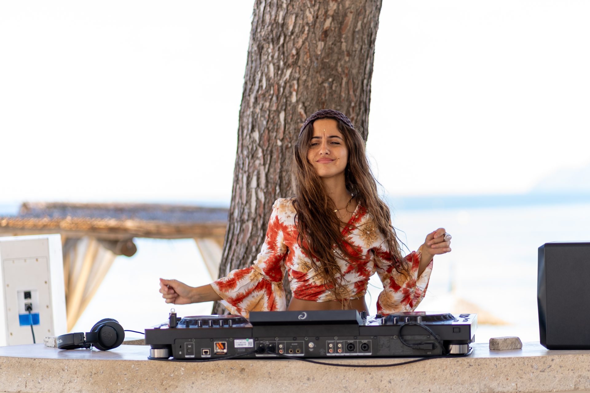 DJ Clara Leomamagno